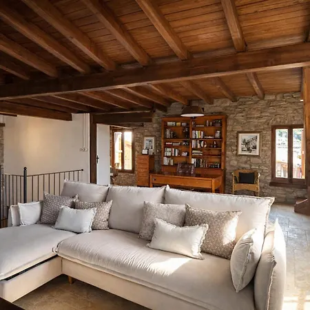 Casa Del Castell De شاليه *