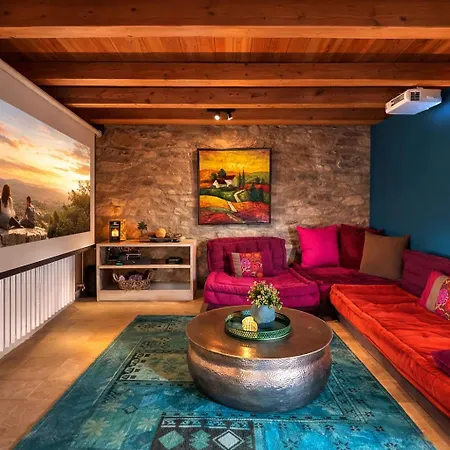 Casa Del Castell De Chalet Toloríu