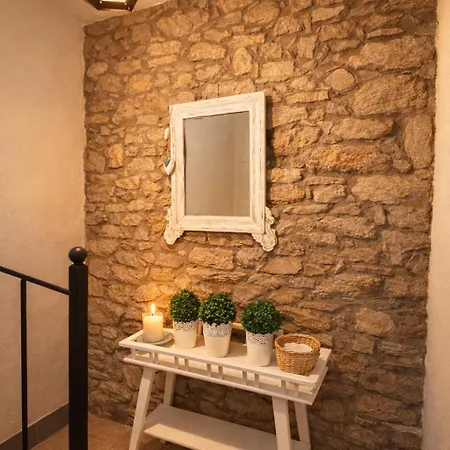 Casa Del Castell De شاليه