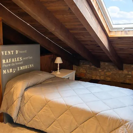 Chalet Casa Del Castell De *